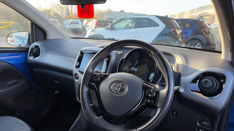 Toyota Aygo 1.0 VVT-i X-Clusiv 5dr x-shift Petrol Hatchback